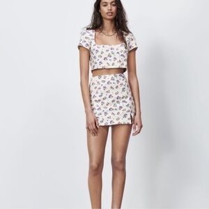 Zara women’s Floral Crop Top Small short sleeve